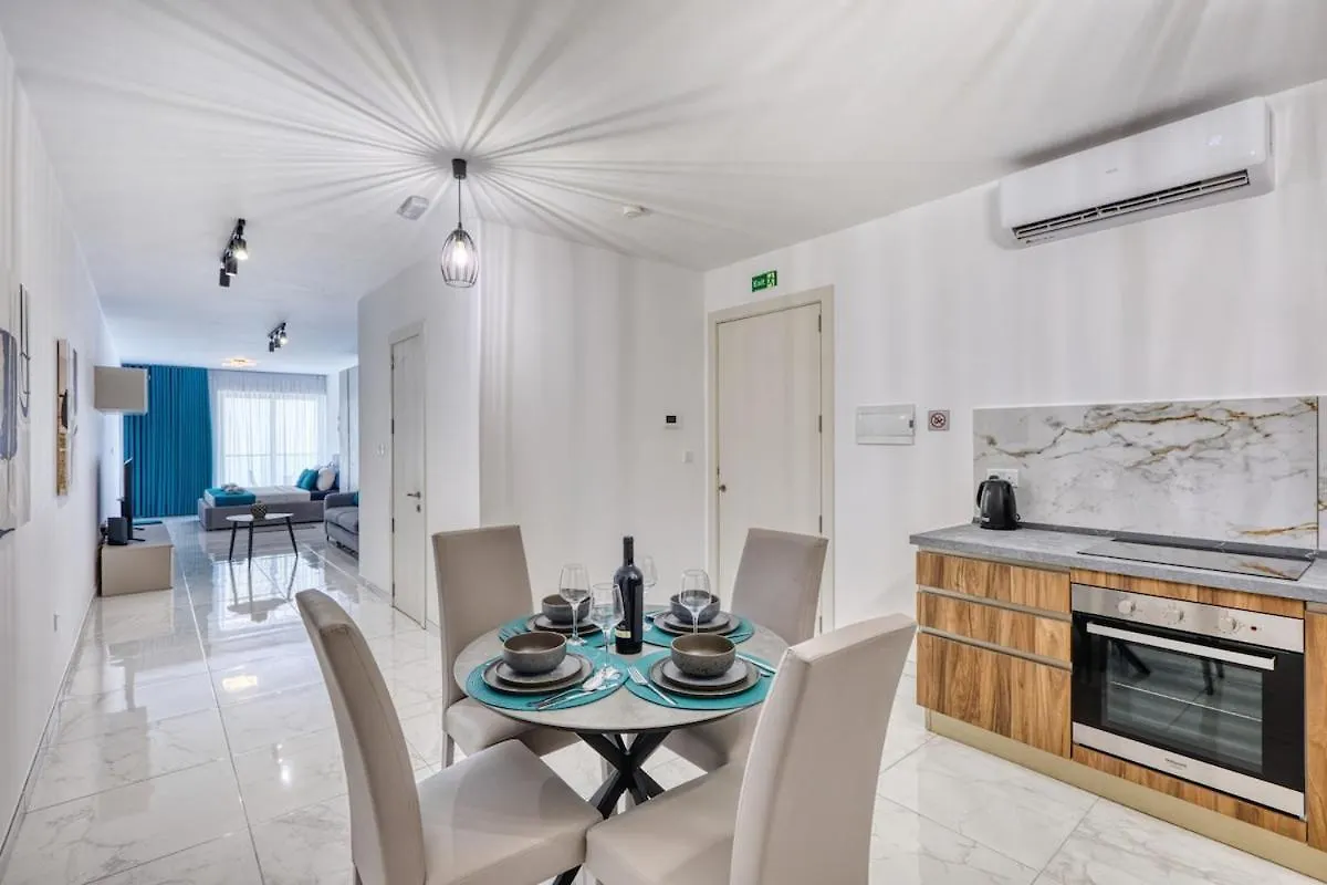 Modern Apartment In Paceville Saint Julian's