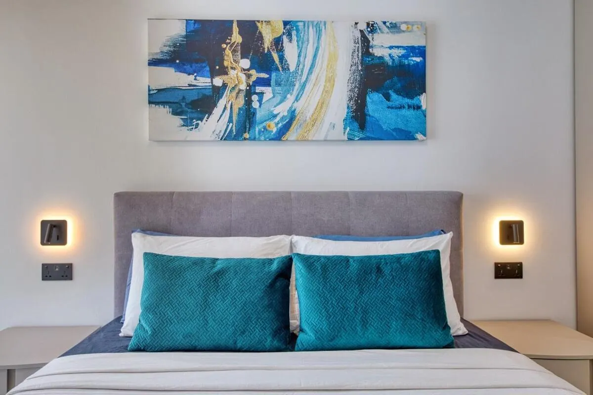 Modern Apartment In Paceville Saint Julian's