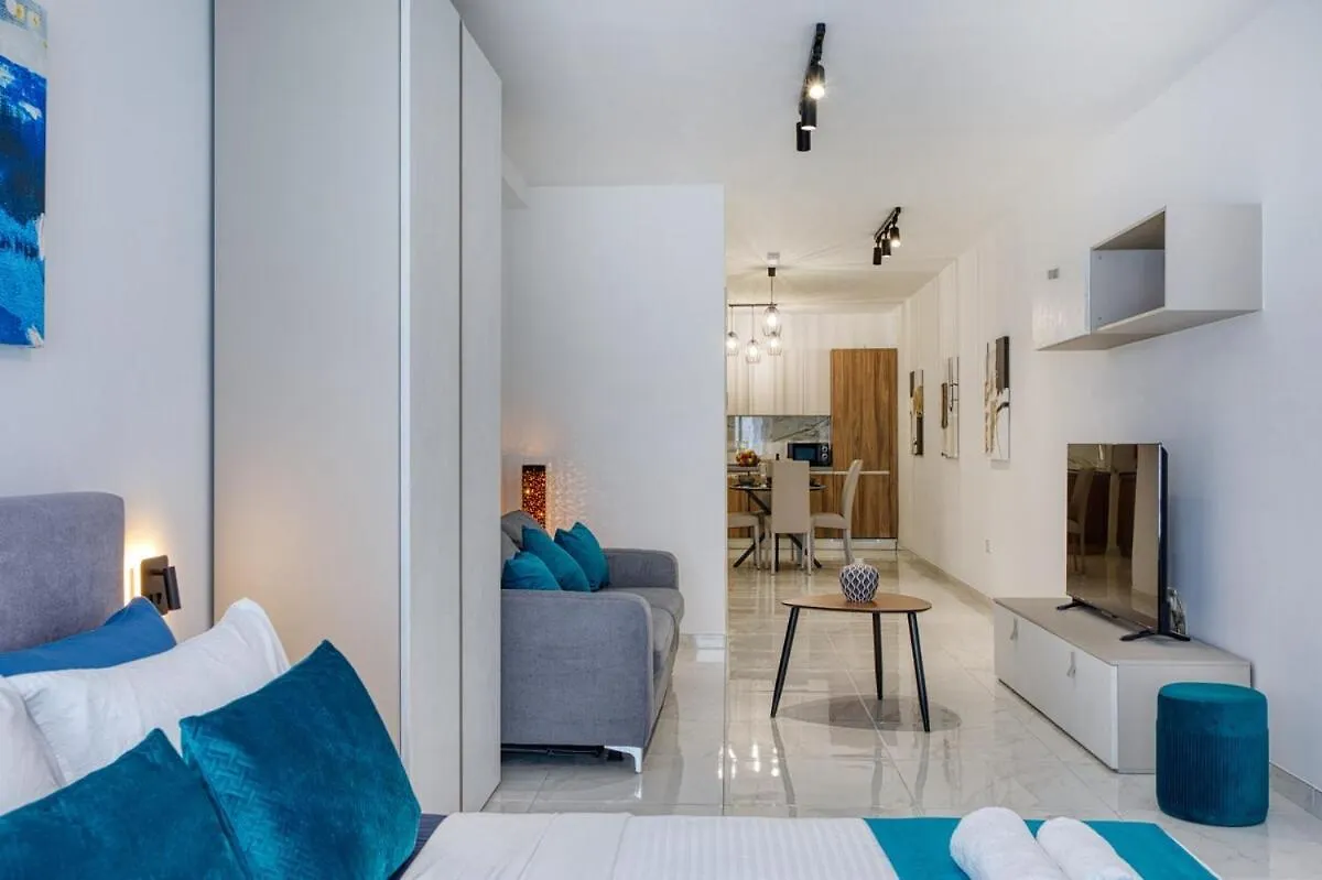 Modern Apartment In Paceville Saint Julian's