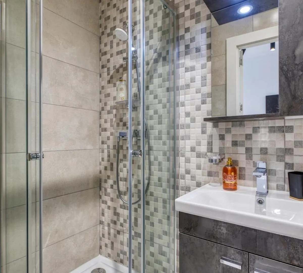 Modern Apartment In Paceville Saint Julian's
