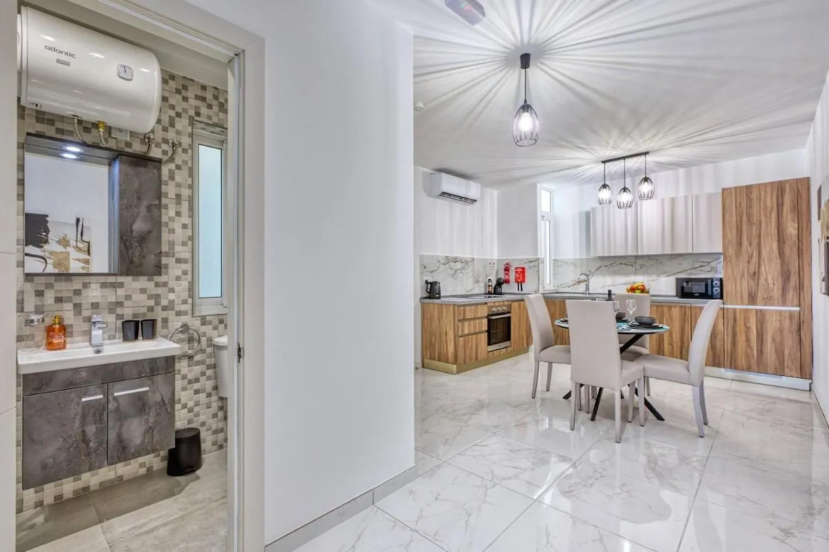 Modern Apartment In Paceville Saint Julian's 0*,  Μάλτα