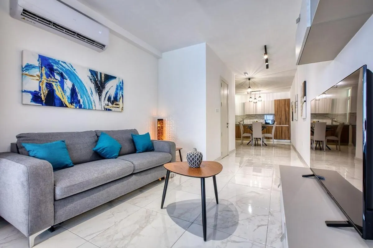 Modern Apartment In Paceville Saint Julian's Μάλτα